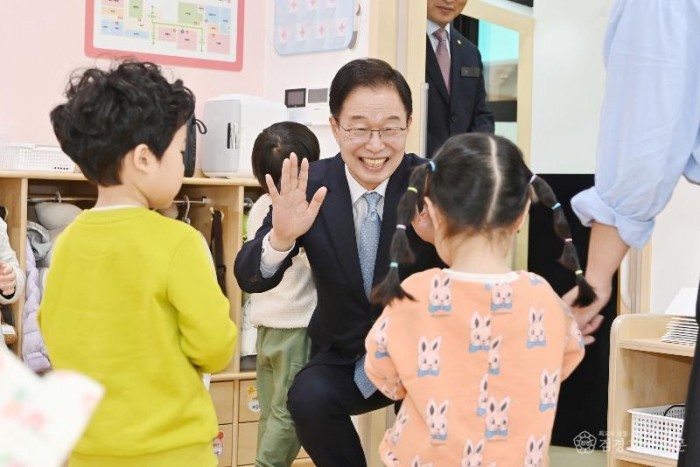 [사진] 임종식 경북도교육감 후보는 모든 아이가 가정 형편과 지역 여건에 상관없이 각자의 꿈을 키우는 더 따뜻한 경북교육을 반드시 완성하겠다고 밝혔다..JPG
