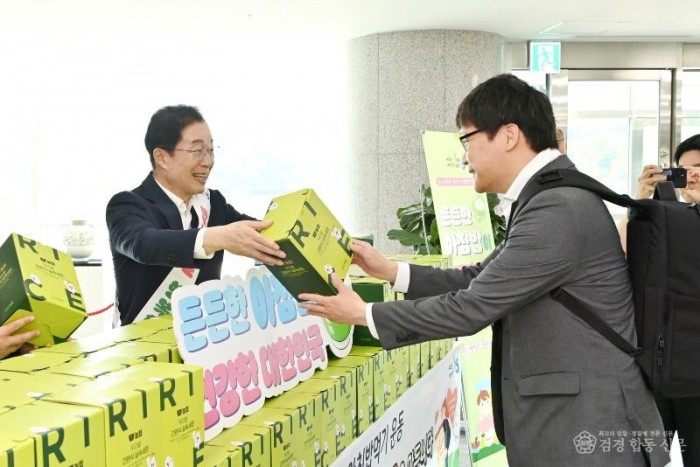 [사진] 임종식 경북도교육감 후보는 모든 아이를 품는 따뜻한 학교, 한 아이도 놓치지 않는 책임교육을 경북에서 완성하겠다고 강조했다..JPG