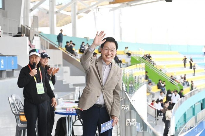 [사진] 임종식 경북도교육감 후보는 학교 안팎의 체육 자원을 더 촘촘히 연결해, 모든 학생이 건강한 몸과 바른 마음으로 각자의 꿈을 키우는 더 따뜻한 경북교육을 반드시 완성하겠다”고 밝혔다..JPG