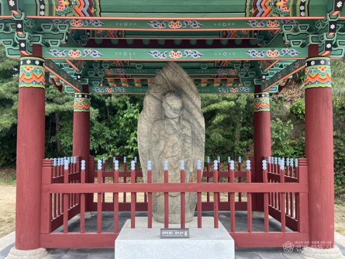 영주-1-2 ‘영주동 석조여래입상’ 모습.jpeg