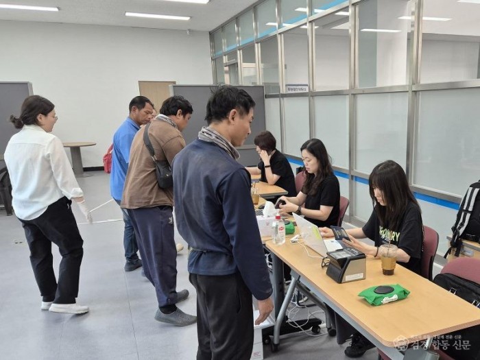 0614 안동시-대구출입국․외국인사무소  ‘찾아가는 이동사무소’ 운영 (1).jpg