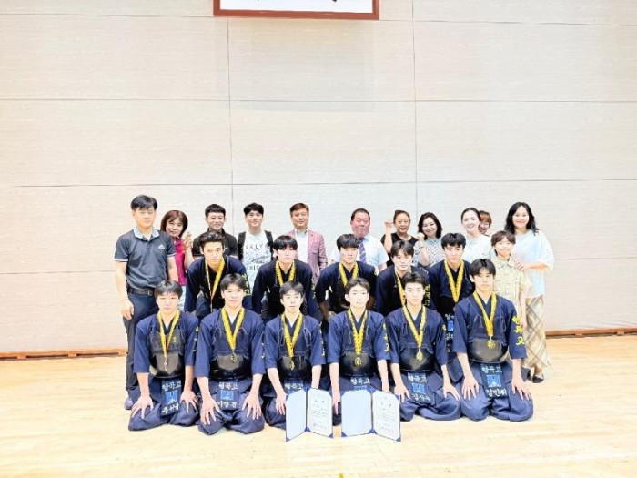 [체육진흥과]3.구미형곡고 단체사진.jpeg