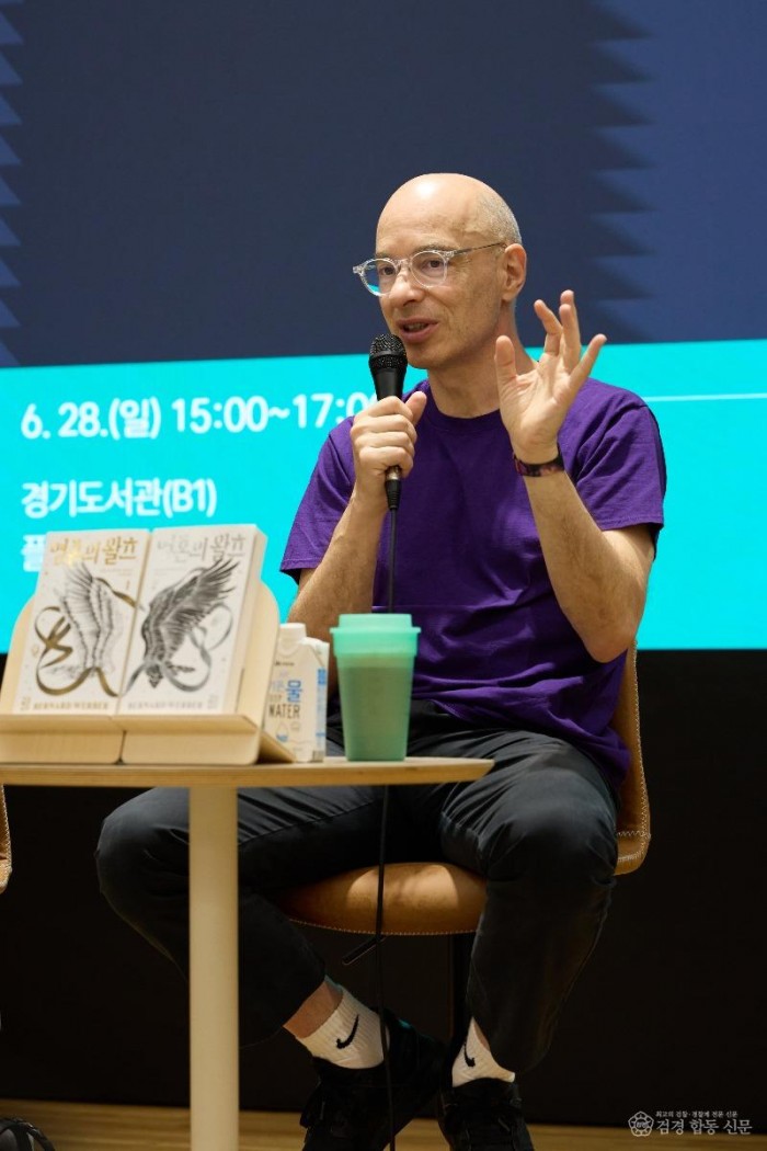 작가1.jpg