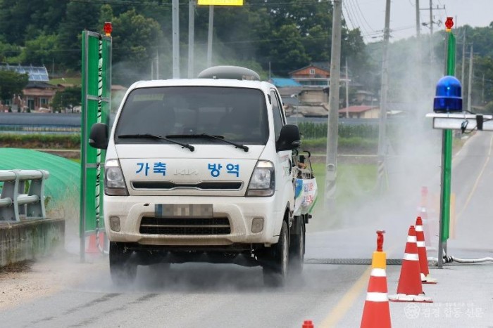 2026 07 05 김형동 국회의원 구제역 방역 현장 점검(축산과)218.JPG