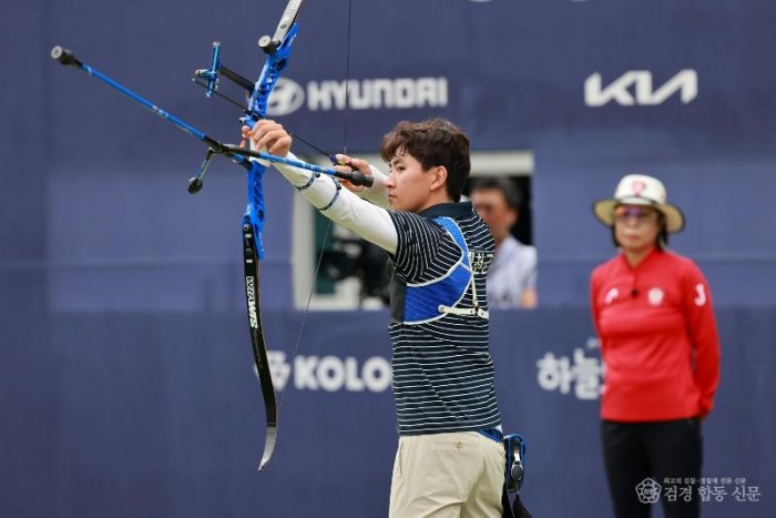 (예천군)예천군청 김제덕 선수 2026 현대양궁월드컵 4차 대회 단체전 금메달 개인전 동메달 쾌거(김제덕 선수 사진)(1).JPG