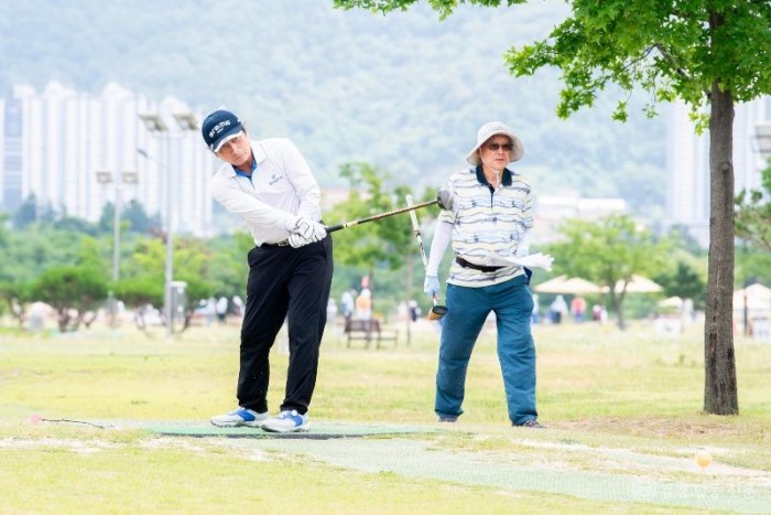 1. [홍보담당관] 파크골프장  대통령기 대회.jpg