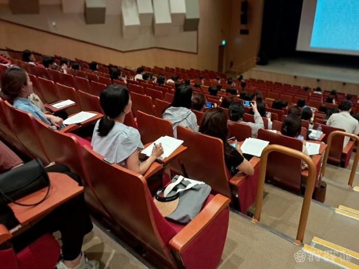 김천시 진학상담센터 릴레이 진학 특강 개최-인구정책과(사진3).jpg
