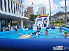 260804보도자료(새마을문고청송군지부, 슬라이드수영장 운영) (1).jpg