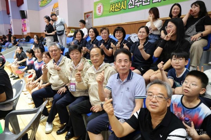 8일(홍성군, 제78회 충청남도민체육대회 종합 6위 달성2)_탁구대표팀 기념사진(5위).jpg