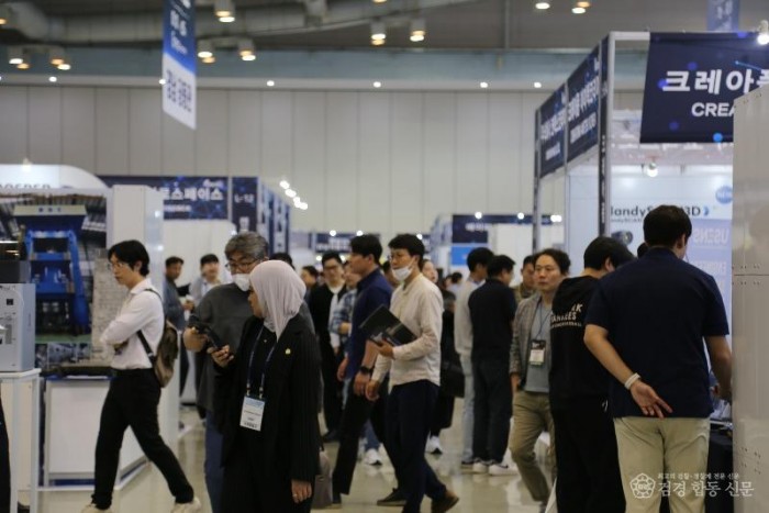 제1회 국제우주항공기술대전’ 전시장 전경4.jpg