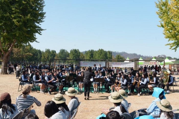 (추가)경북교육청, 낙동강 생태탐방 700 프로젝트 대장정 마무리(고령중학교 오케스트라)_01.jpg