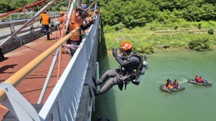 경남소방본부, 여름철 풍수해 특수사고(수난) 대비 인명 구조훈련 시행