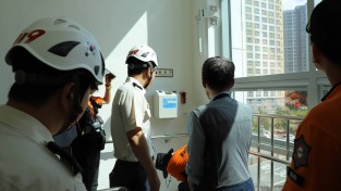 창원소방본부, 시민 대상 ‘완강기 사용법 및 법규’ 집중 홍보