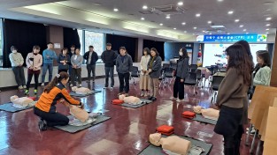 창원소방본부, 진해군항제 대비 진해구청 심폐소생술 교육