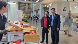 지역구 구민들 어려움을 경청하는" 국회의원 맹성규"