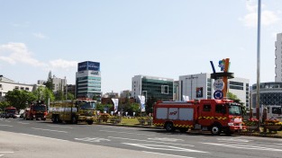 성산소방서, 소방차 출동로 양보해주세요.