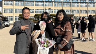 한 발 먼저 닫힌 교정…진해여중 이례적 1월 졸업식