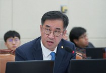 항만 내 코로나 집단 감염 44건…최장 2주간 물류 적체