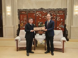 중국과 경제·인문 교류 확대한다