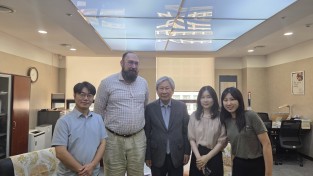 「정용상 동북아역사재단 사무총장, 세계적 한국학자 렘코 브뢰커 교수와 맞손