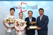 의성군청마늘씨름단 윤필재, 태백장사 꽃가마 다시 올랐다!