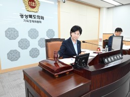 이선희 경북도의회 기획경제위원장,  도의원직 전격 사퇴로 청도군수 도전 본격화