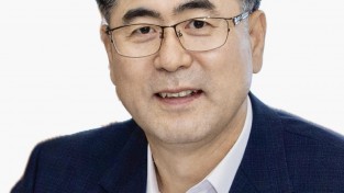 예천군수 여론조사 도기욱 선두, 김학동·안병윤과 3자 경쟁 우위