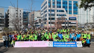 예천군 환경단체, 성화 봉송 구간 일대 ‘쓰담달리기’ 활동 펼쳐