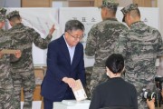 장상길 포항시장 권한대행, 제9회 지방선거 사전투표 첫날 투표 완료
