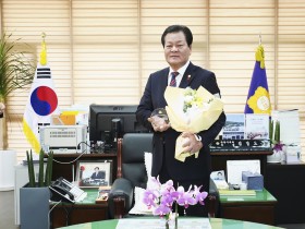 안동시의회 손광영 의원, ‘2025 지방자치 의정대상’ 대상 수상