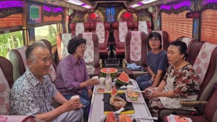 의성군, 산불 피해 마을에 이동형 무더위쉼터 ‘냉방버스’ 운영