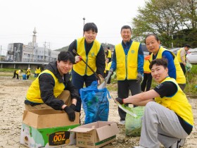 플라스틱발자국 지우기 캠페인 전개