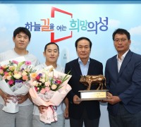 의성군청마늘씨름단 윤필재, 태백장사 꽃가마 다시 올랐다!
