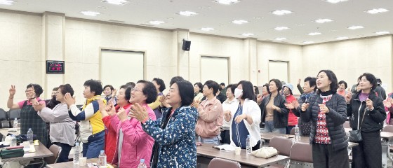 청송군이웃사촌복지센터,  희망에너지와 함께하는‘안덕 트롯 노래교실’