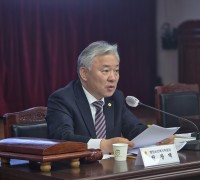 도의회 권광택 위원장, 포항의료원·인재평생교육재단 행정사무감사 실시